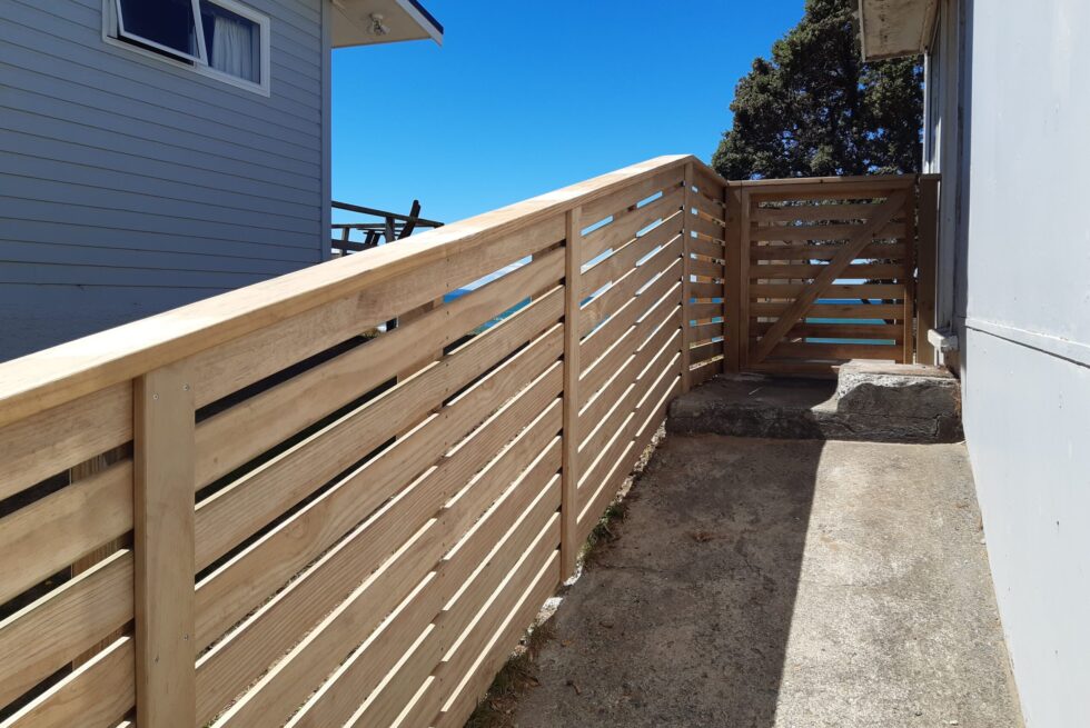Contouring Horizontal fence